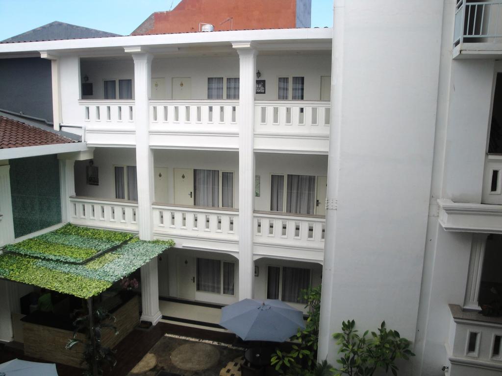 Ramayana Hotel Makassar Exterior photo